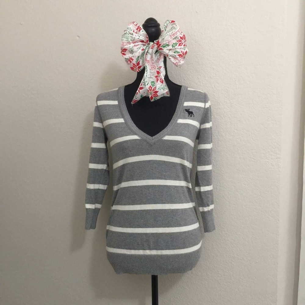 Abercombie & Fitch women Sweater size M